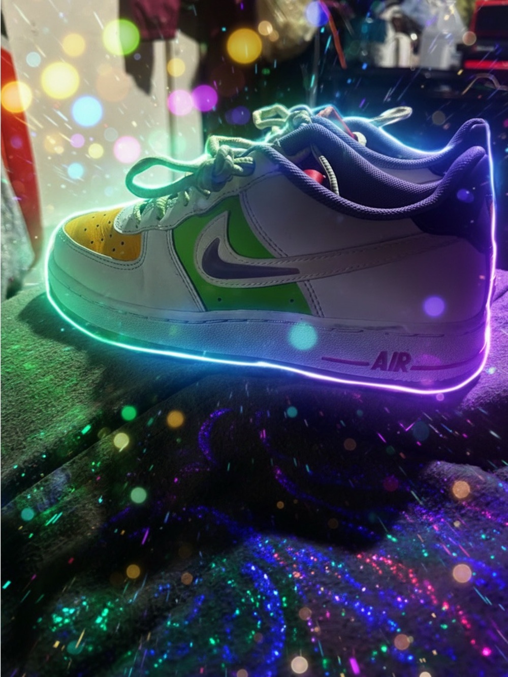 Nike Low-Top Sneakers in White, Green & Yellow